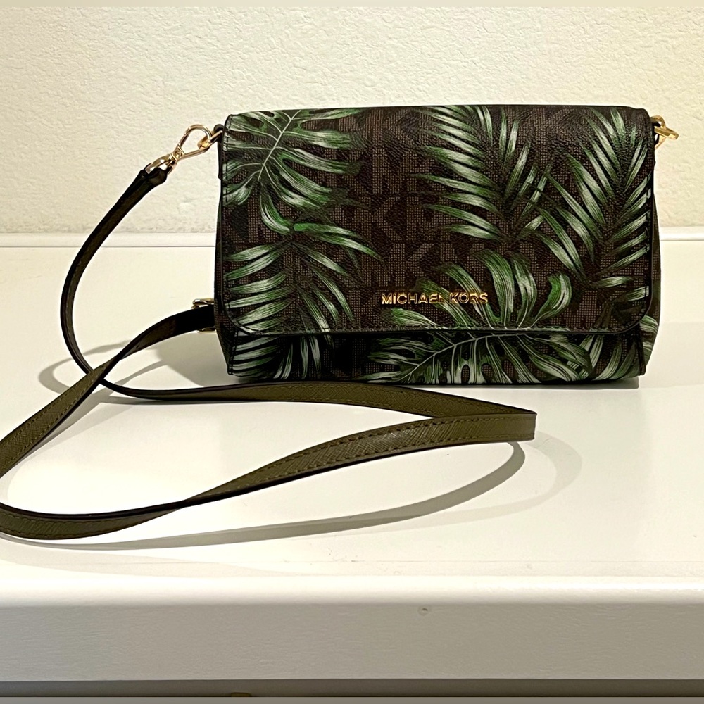 New without tags Michael Kors palm crossbody!